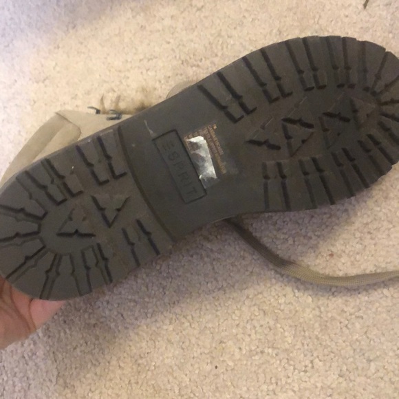Size 7 - but fit like 6.5. Espirit Boots w the fur - Picture 5 of 5